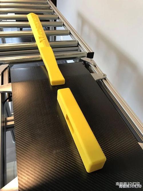 由该校自组装实验室(self-assembly lab)与密歇根家具制造商steelcase
